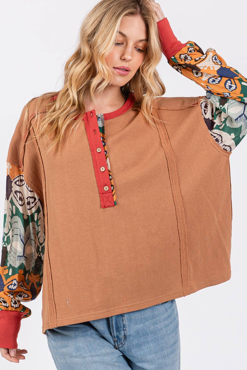COLOR BLOCK ABSTRACT CONTRAST LONG SLEEVES TOP (ST71045): FALLOW / S-M-L