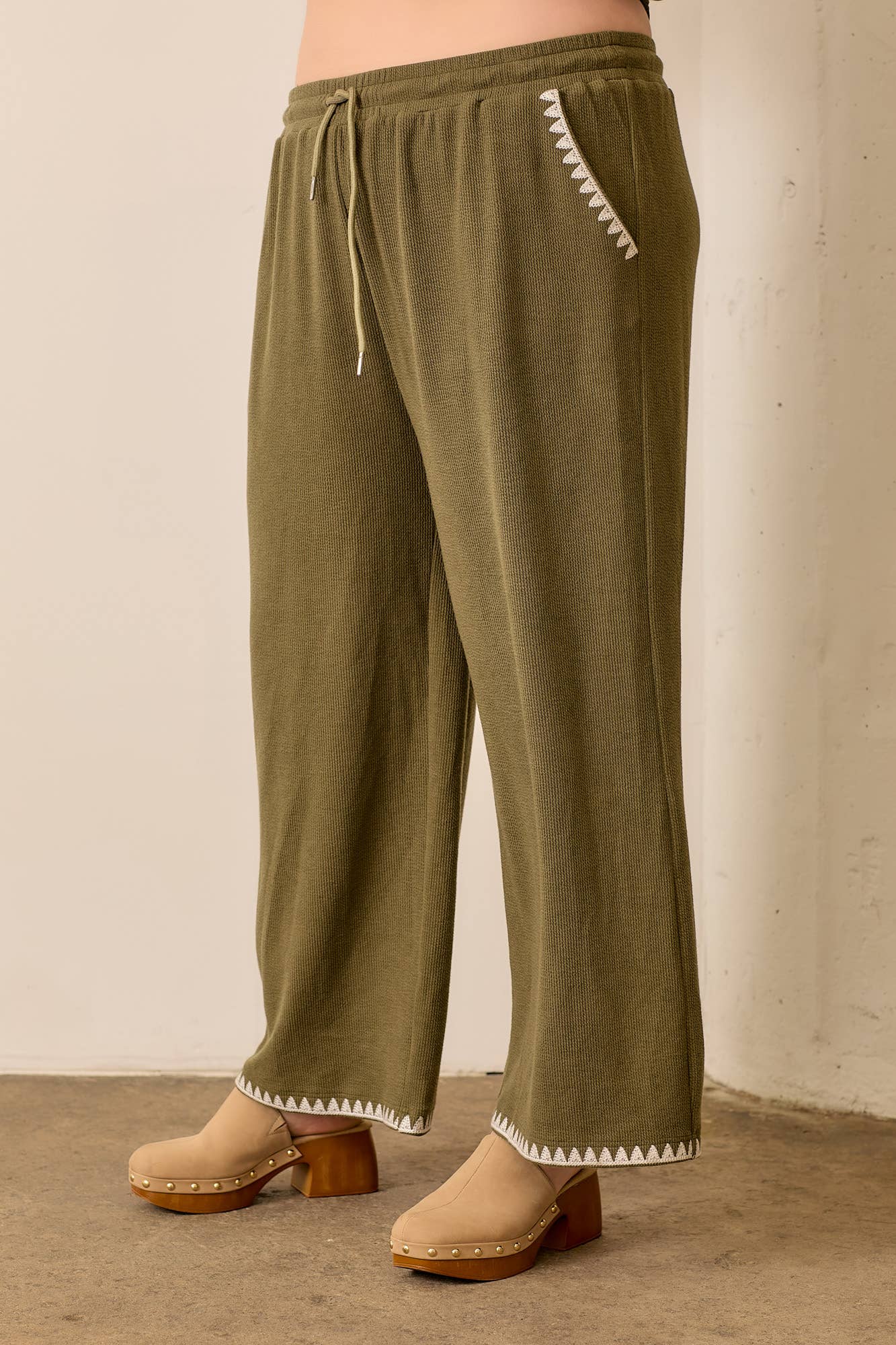 EMBROIDERED RIBBED ELASTIC WAIST PANT: OLIVE / 2XL