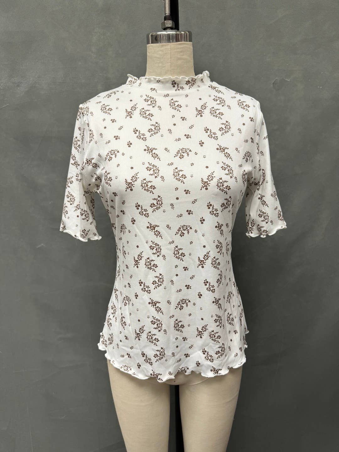 FLORAL PRINTED RIB KNIT LETTUCE EDGE TOP: IVORY / L