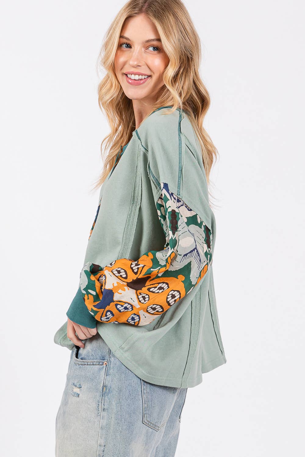 COLOR BLOCK ABSTRACT CONTRAST LONG SLEEVES TOP (ST71045): FALLOW / S-M-L
