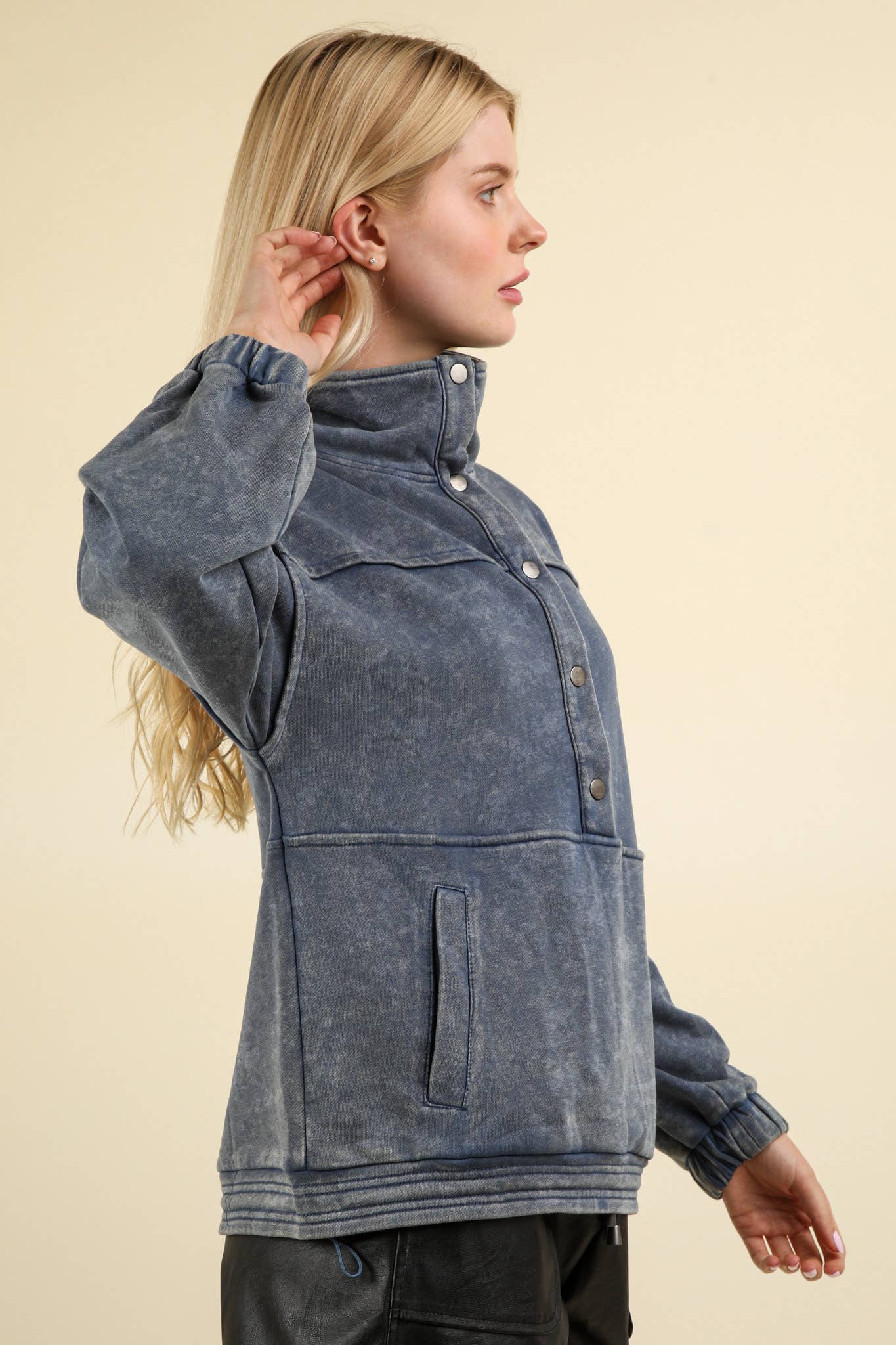 NT11902-Mineral Washed Button Down Knit Sweatshirt Top: DENIM / S-M-L/2-2-2