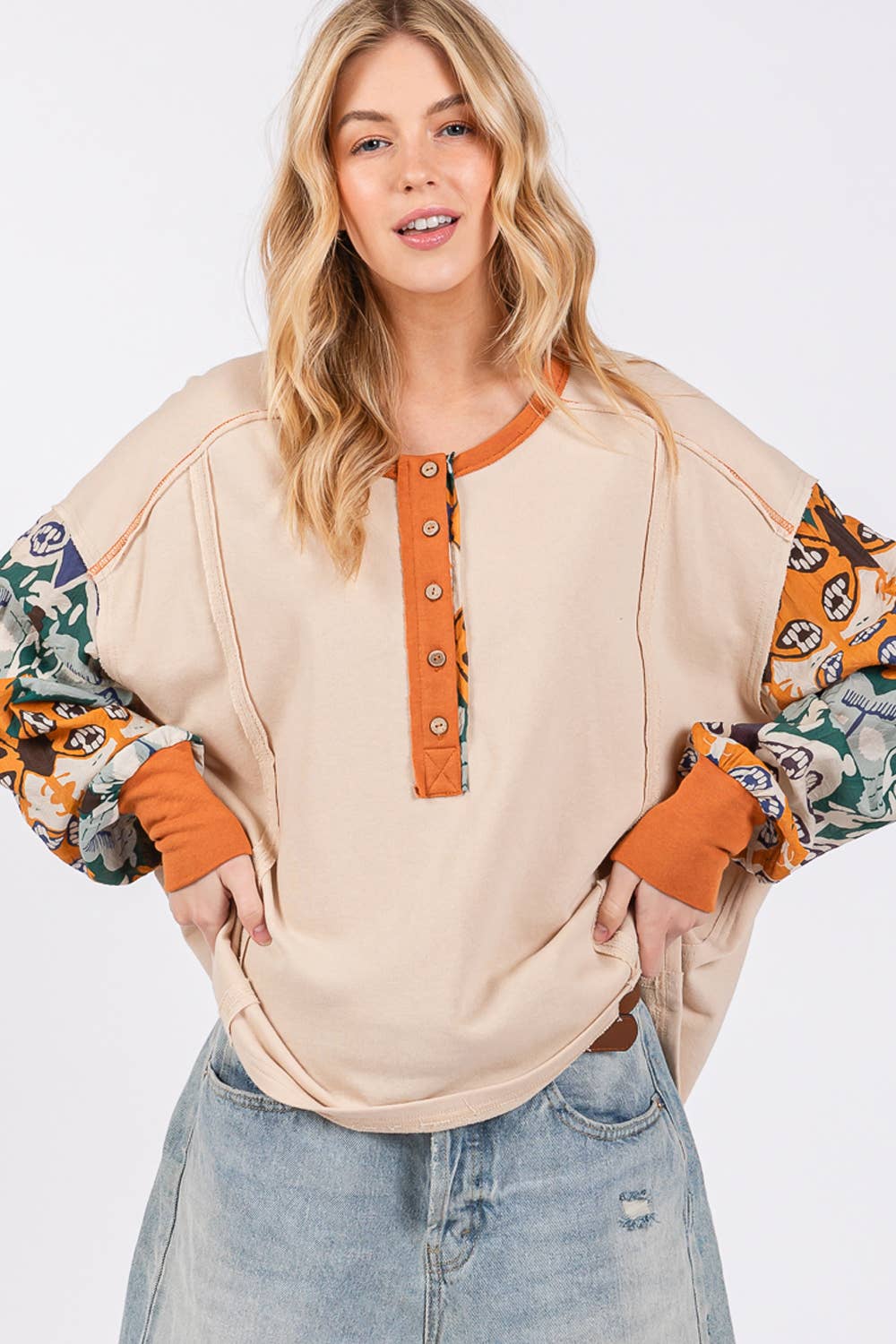 COLOR BLOCK ABSTRACT CONTRAST LONG SLEEVES TOP (ST71045): FALLOW / S-M-L