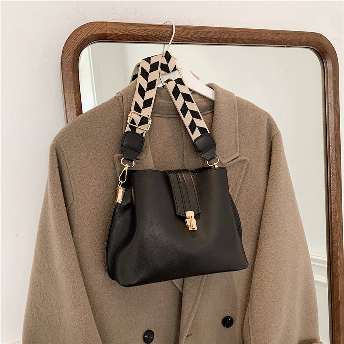 WOMEN RETRO SHOULDER BUCKET BAG_CWAB1552: Brown / (OS) 1