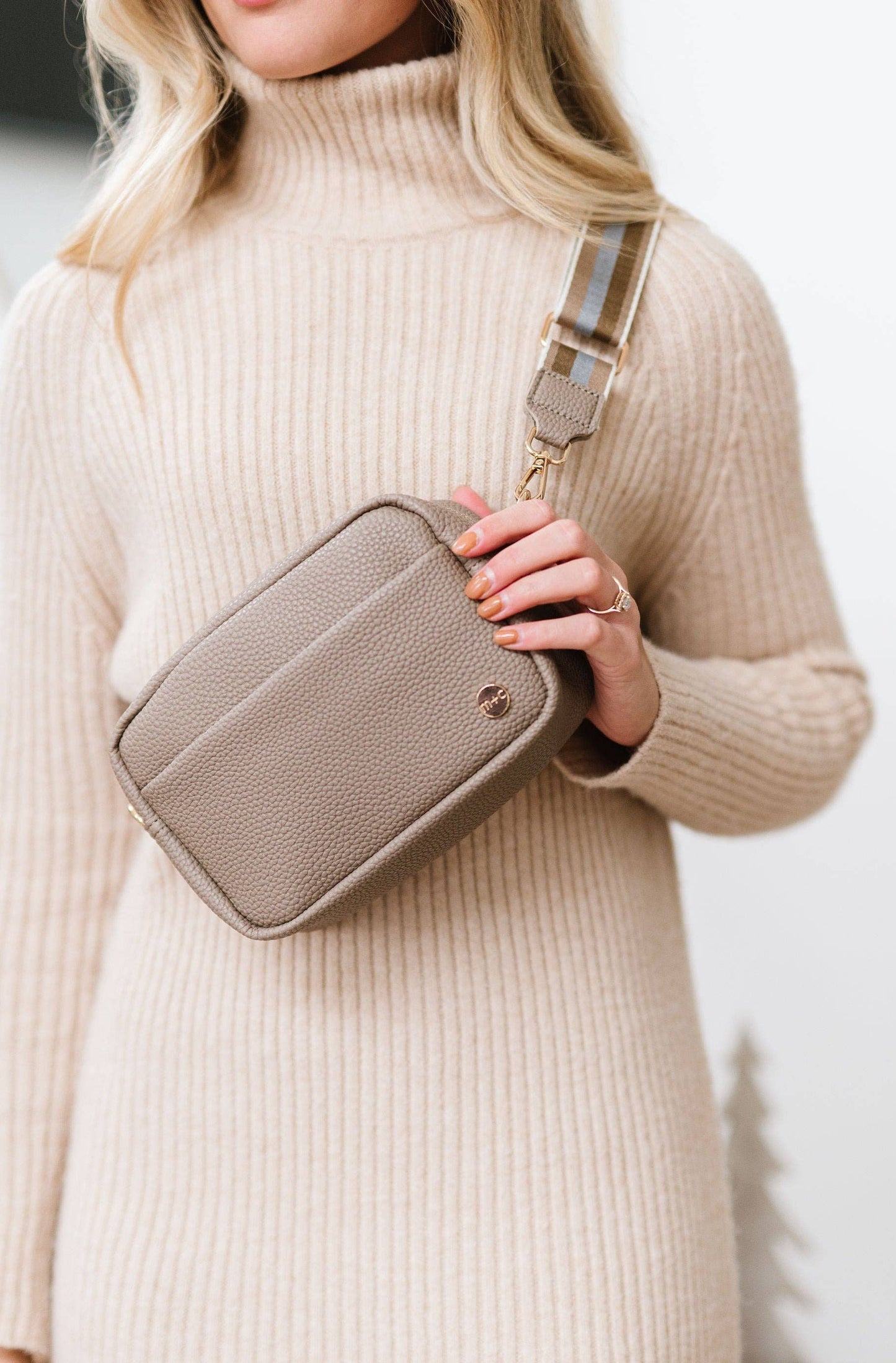 Willow Crossbody Belt Fanny Waist Sling Purse Bag: Light Camel