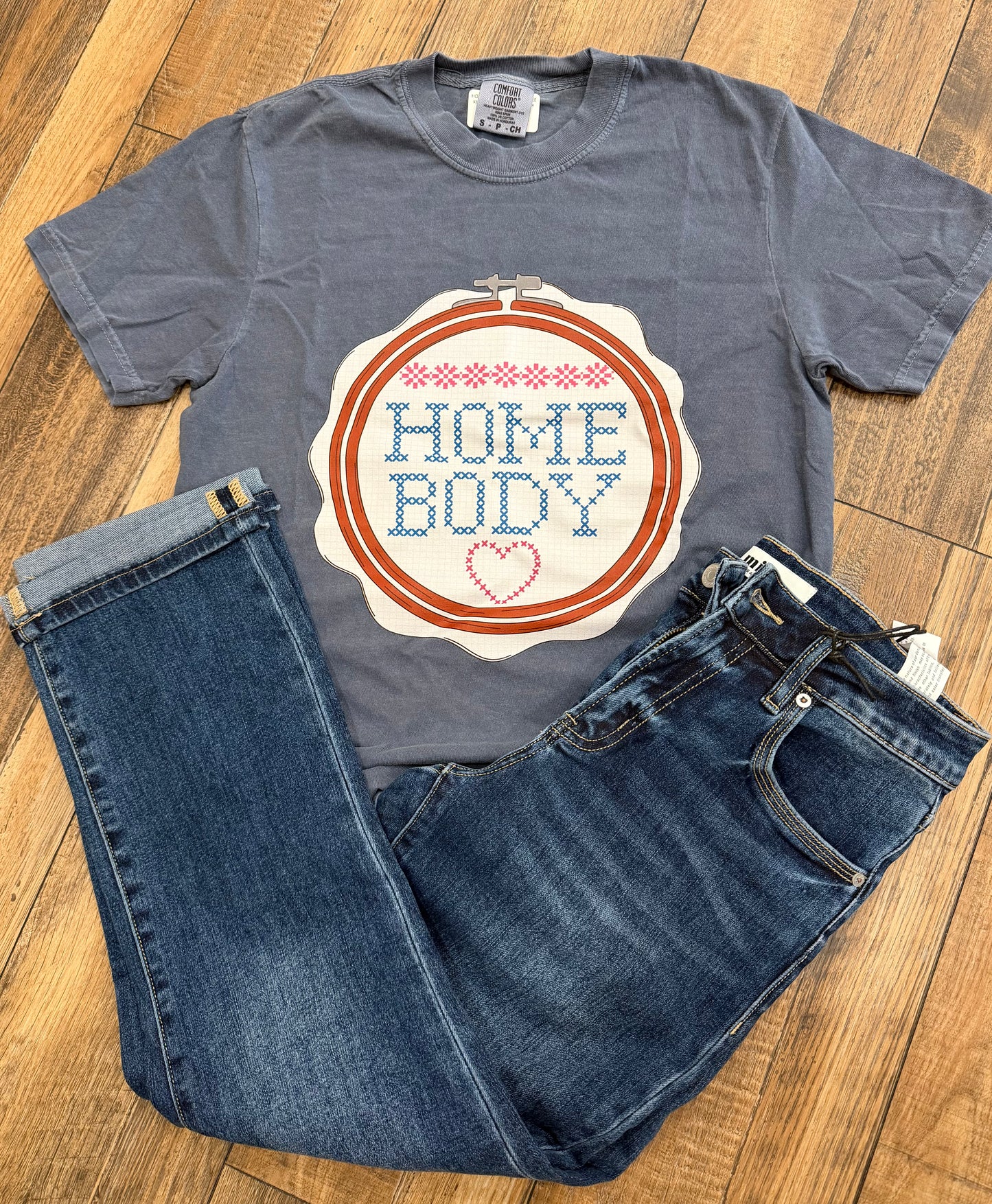 HOMEBODY CROSS STITCH TEE