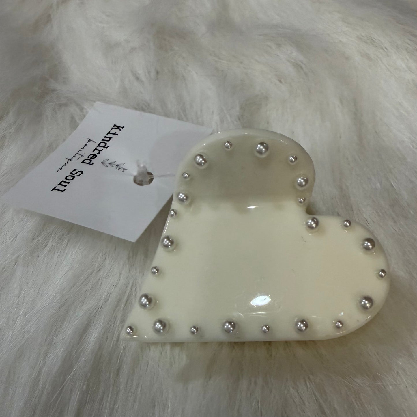 Pearl Trim Heart Claw Clip