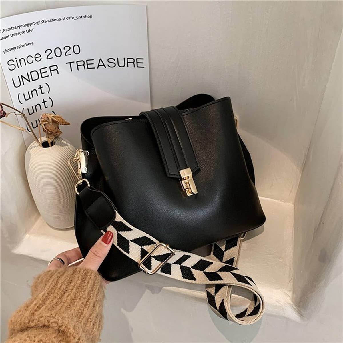WOMEN RETRO SHOULDER BUCKET BAG_CWAB1552: Brown / (OS) 1