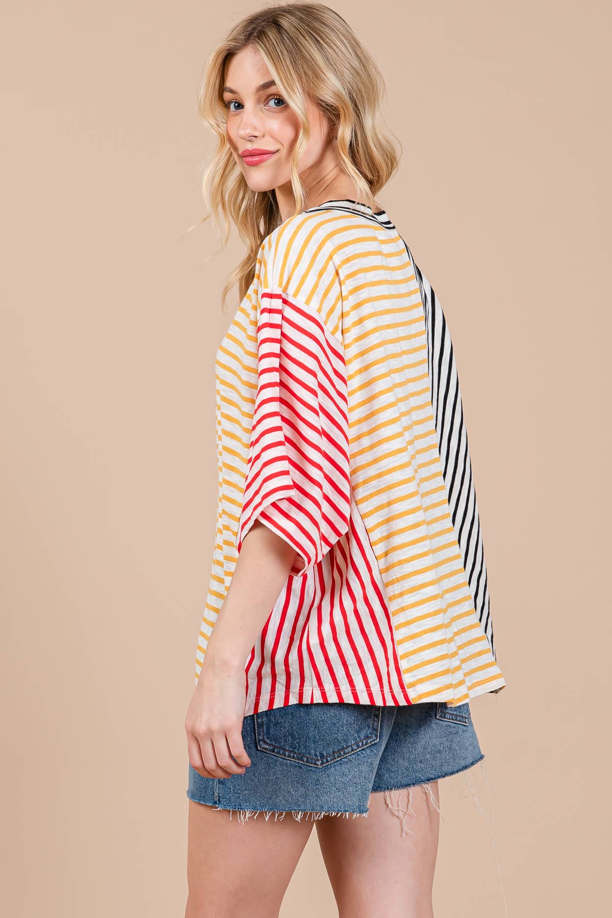 Contrast Striped Short Sleeve Top / TY12950STA : BLACK/YELLOW/RED / S-M-L (2-2-2)