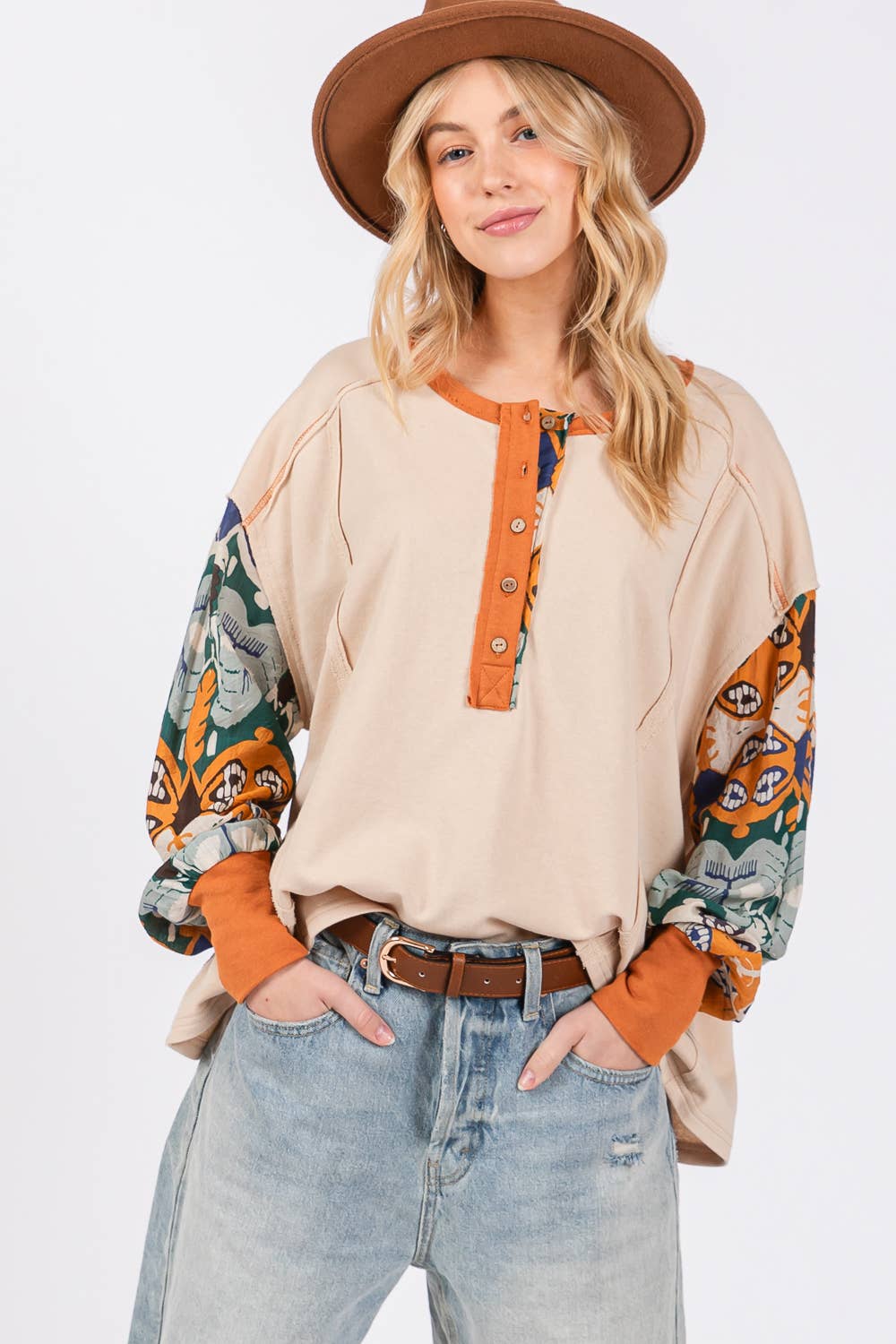 COLOR BLOCK ABSTRACT CONTRAST LONG SLEEVES TOP (ST71045): FALLOW / S-M-L