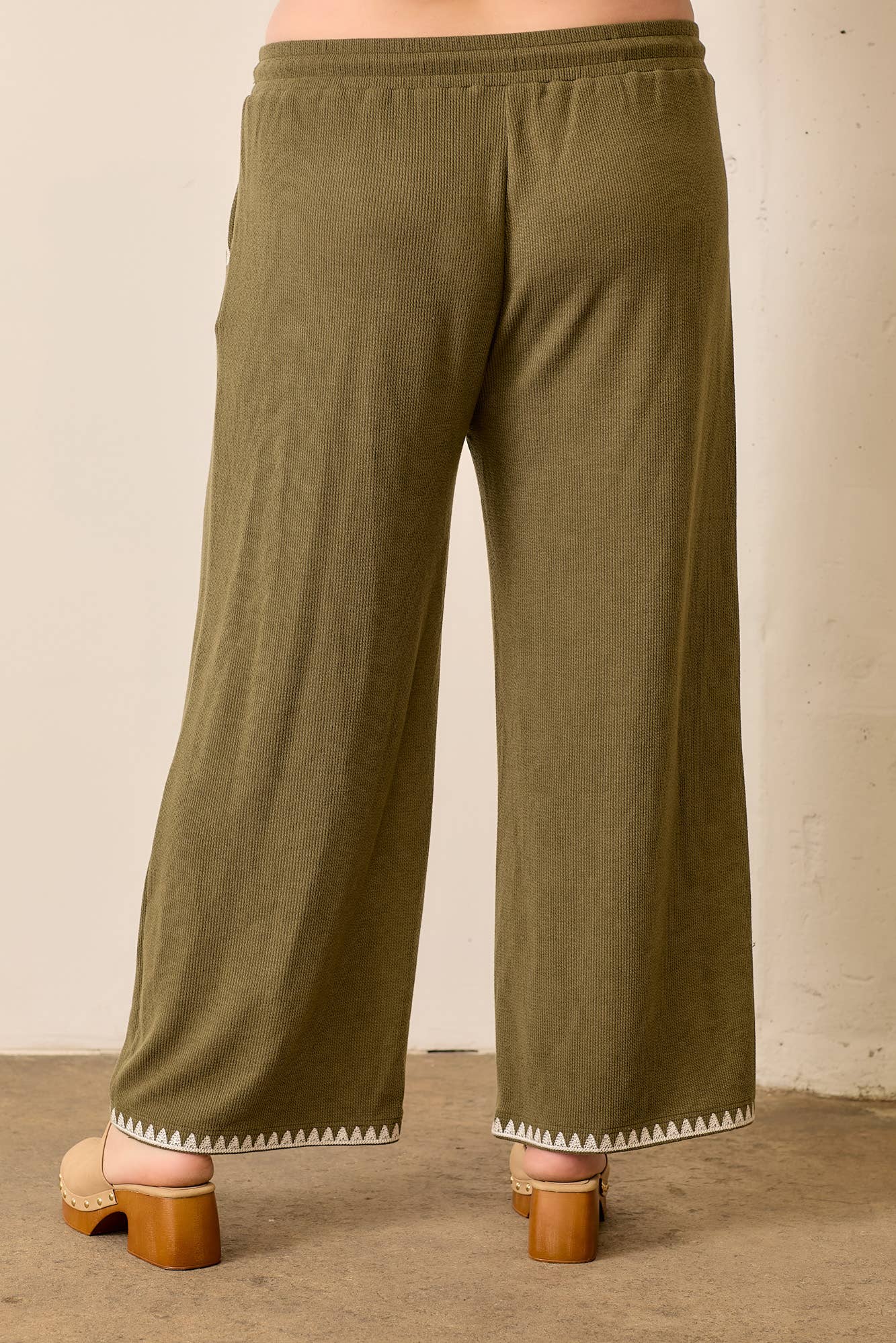 EMBROIDERED RIBBED ELASTIC WAIST PANT: OLIVE / 2XL