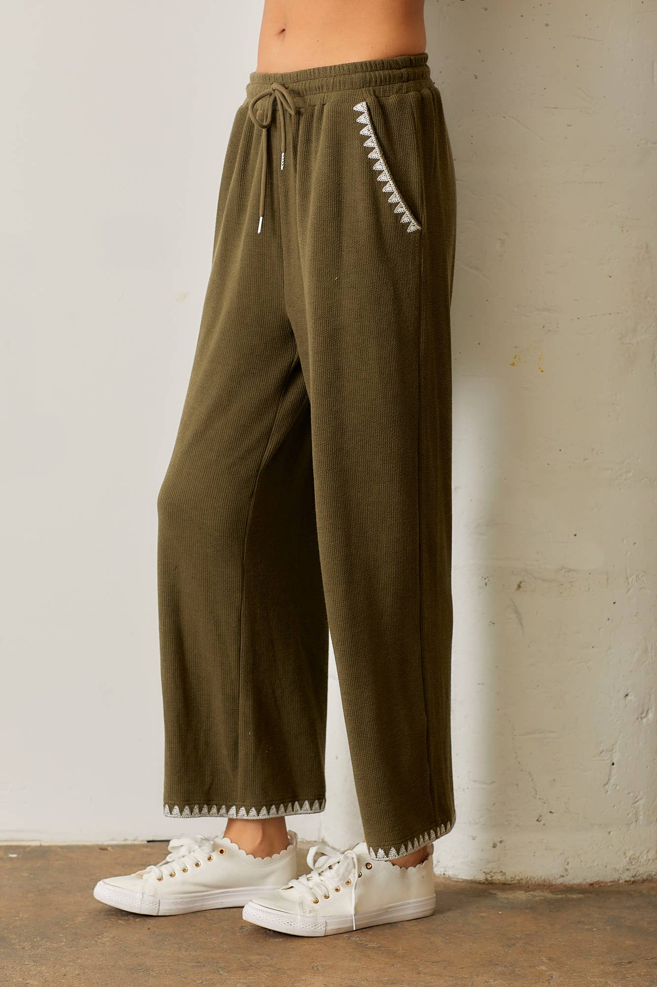 EMBROIDERED RIBBED ELASTIC WAIST PANT: OLIVE / XL