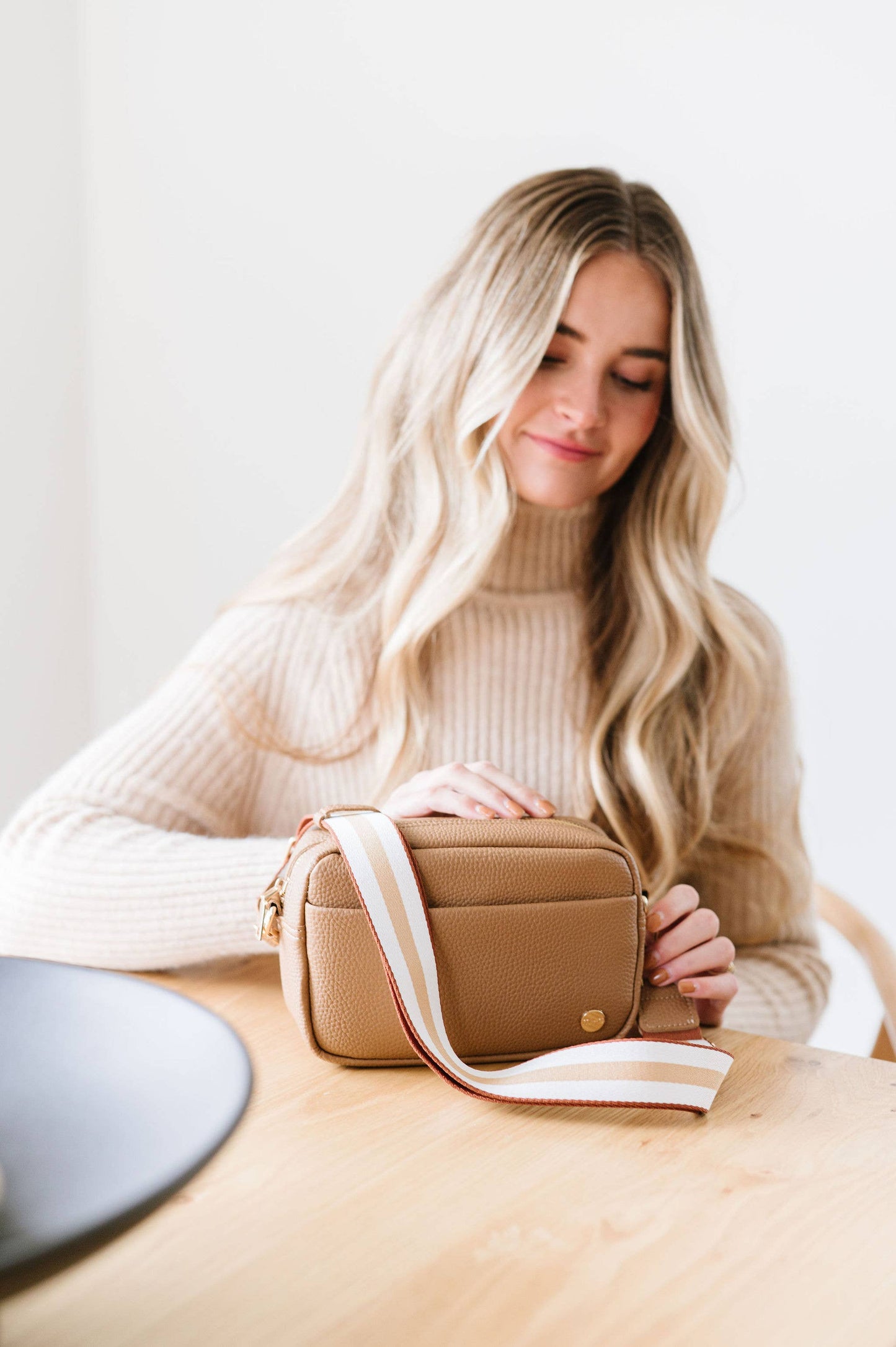 Willow Crossbody Belt Fanny Waist Sling Purse Bag: Light Camel