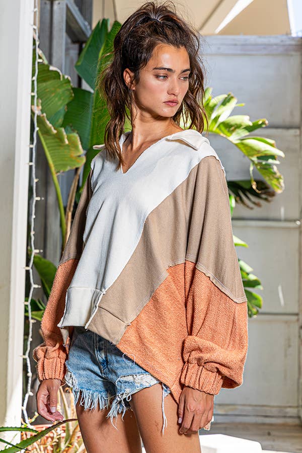 T2087 Oversized Spread Collared V-Neck Contrast Top