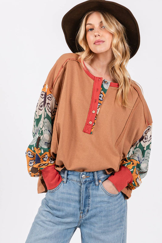 COLOR BLOCK ABSTRACT CONTRAST LONG SLEEVES TOP (ST71045): FALLOW / S-M-L