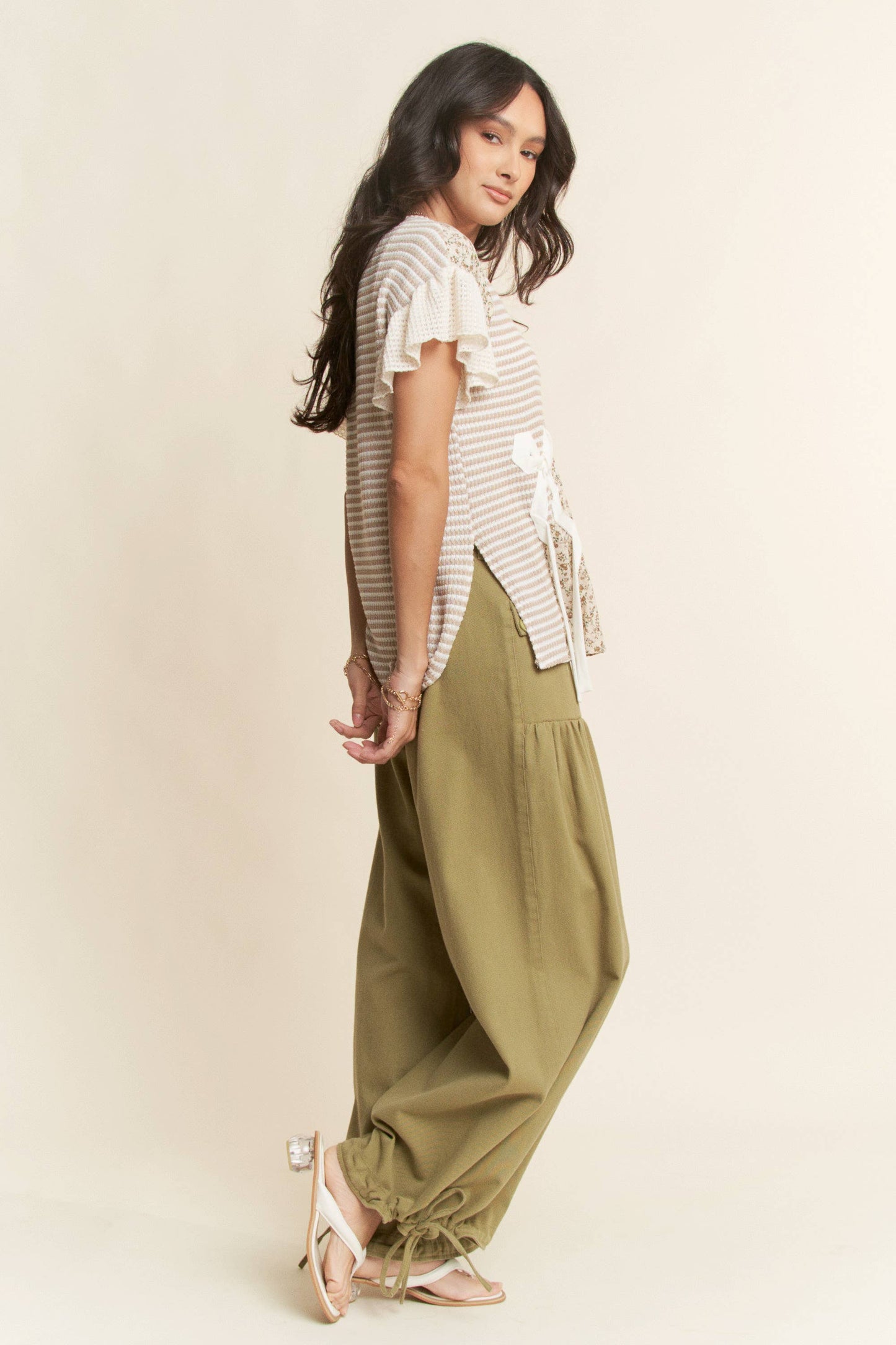 BOW TRIM WAFFLE KNIT COLOR BLOCK SHORT SLEEVE TOP: TAUPE MOCHA / L
