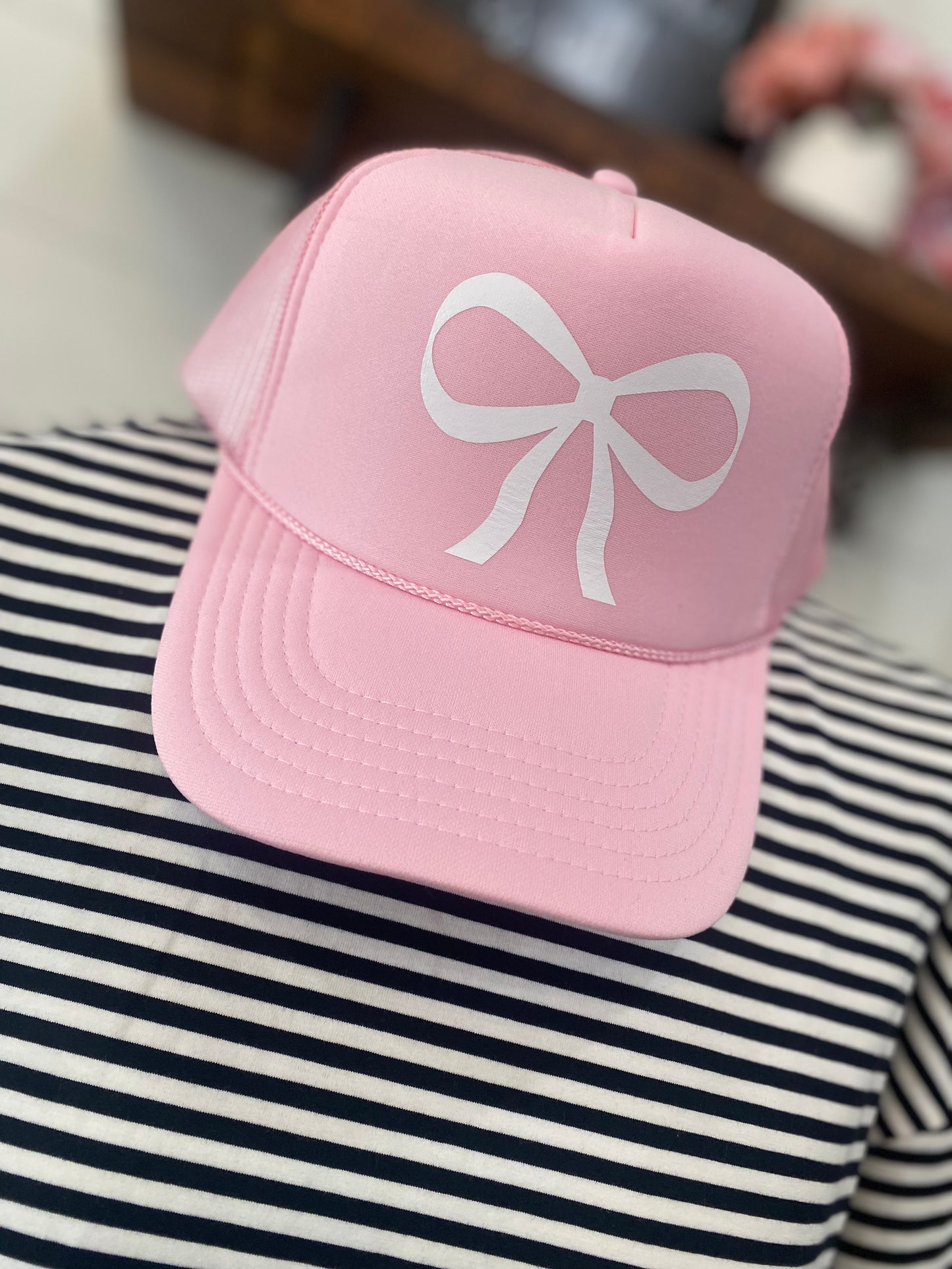 BOW TRUCKER HAT