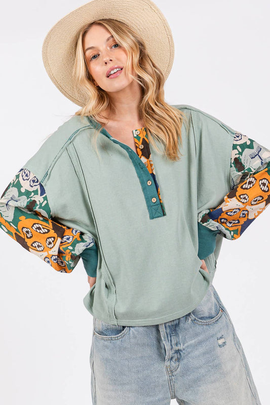 COLOR BLOCK ABSTRACT CONTRAST LONG SLEEVES TOP (ST71045): JUNGLE GREEN / S-M-L
