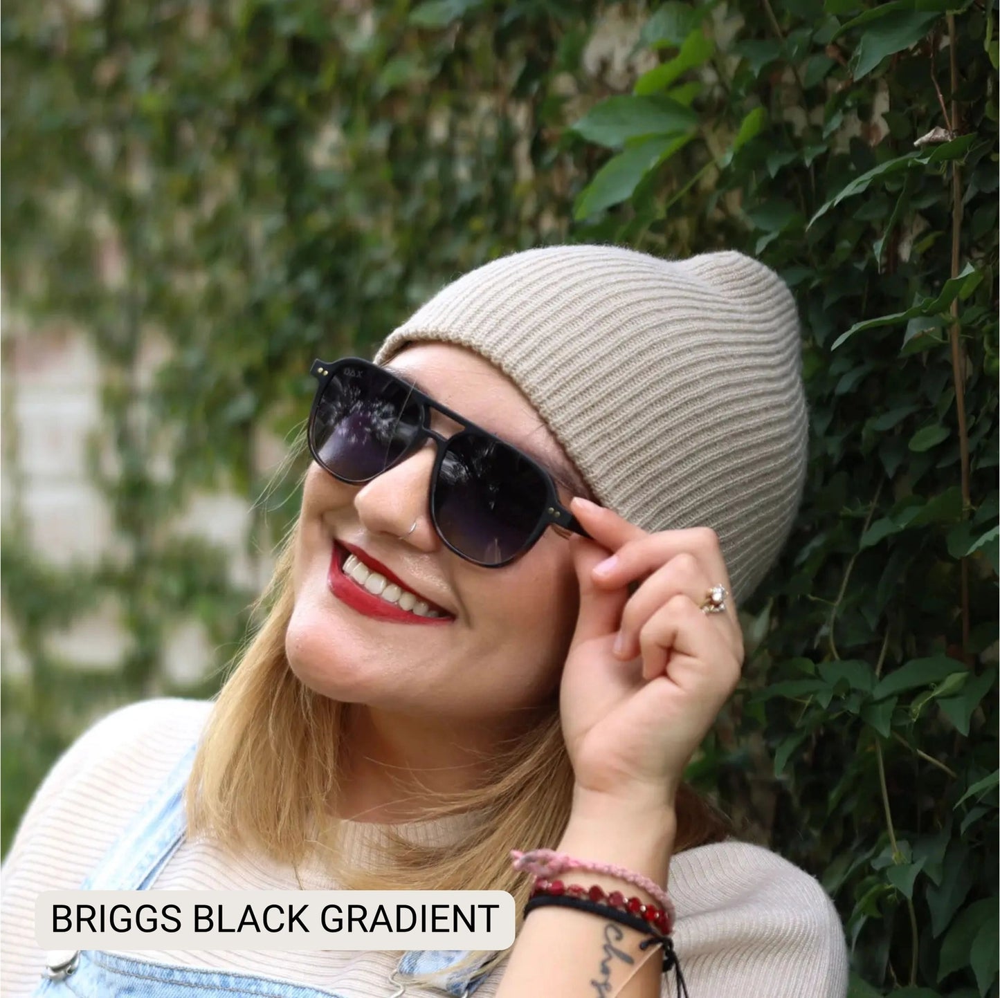 Briggs- Black Gradient