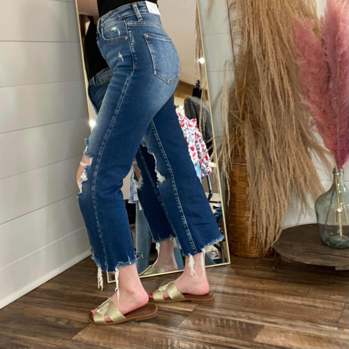 FrayKnee Cropped Jeans