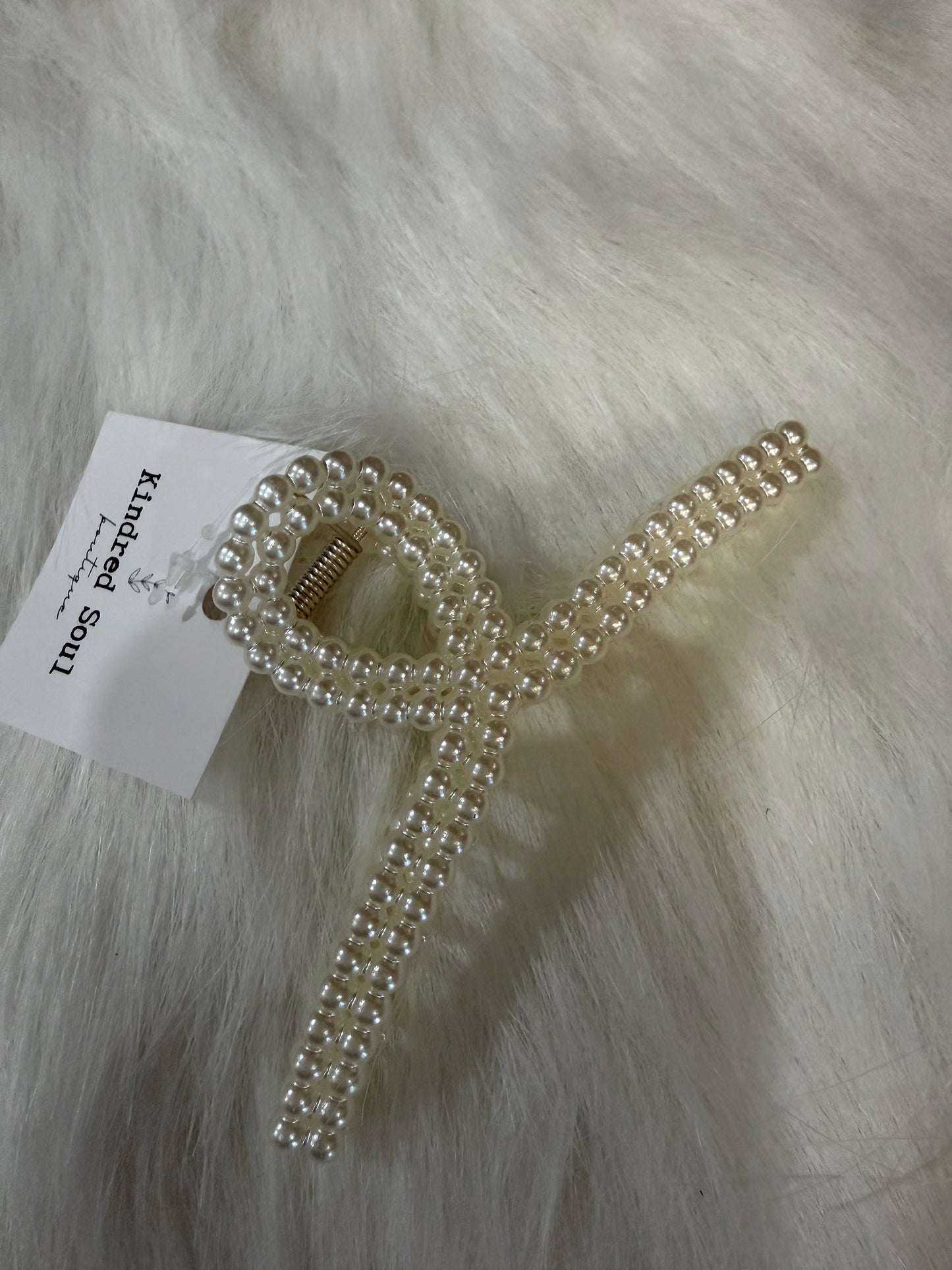 Pearl Covered Claw Clip