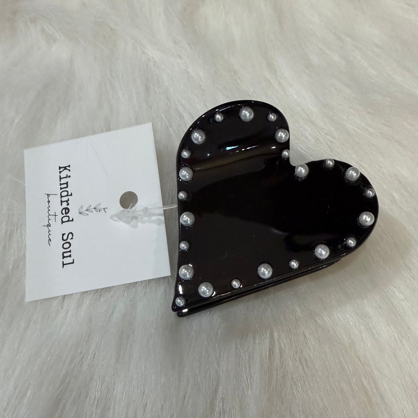 Pearl Trim Heart Claw Clip