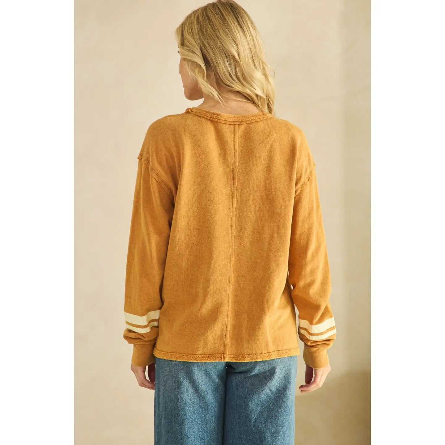 Retro Daisy Graphic Sweatshirt