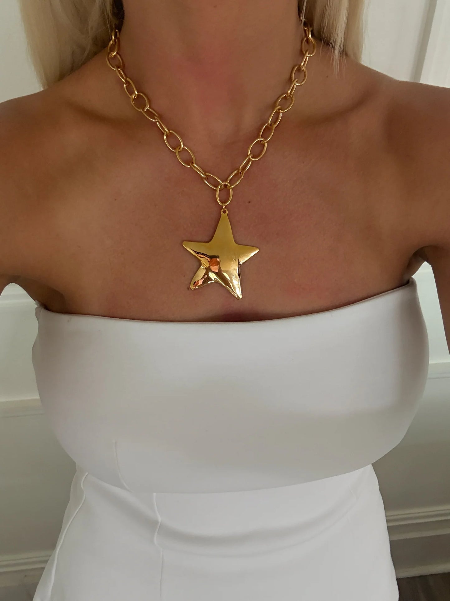 STAR NECKLACE