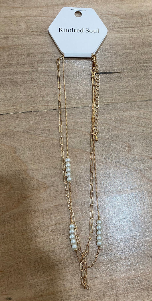 Perfect pearl layered necklace